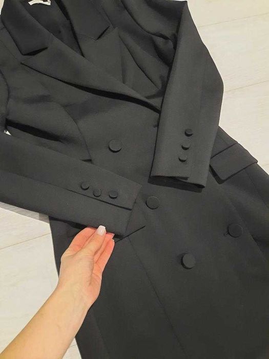 Жіноча сукня розмір М