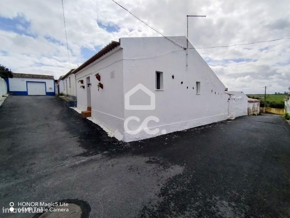 Moradia V2 com Quintal