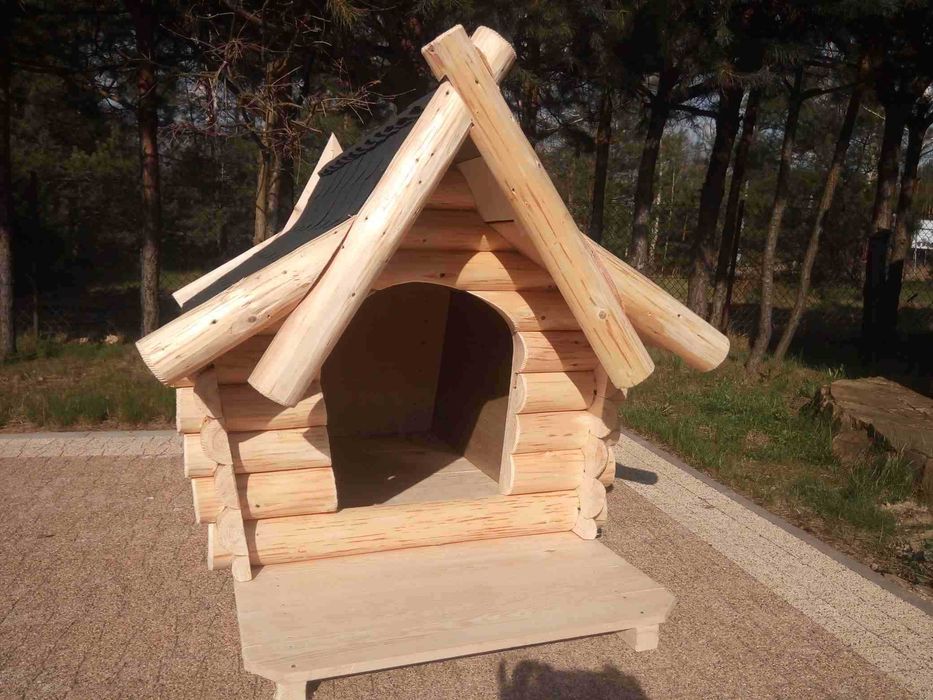 Góralska buda dla psa z bali owczarek