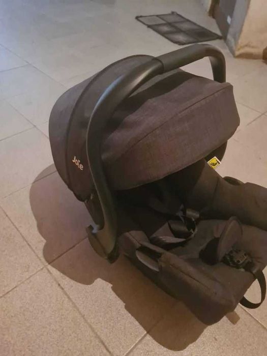 Carrinho Bébé marca NUNA + ovo JOIE e base isofix