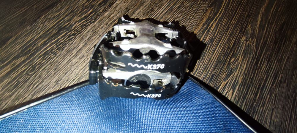 Zestaw nowych pedał rowerowych + sakwa pod siedzenie Gratis