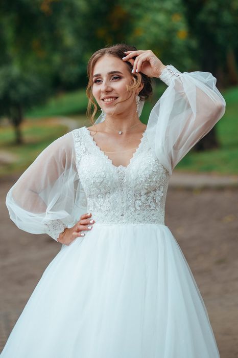 Продам весільну сукню