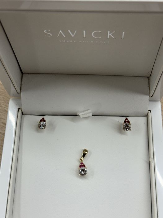 Fairytale Komplet zawieszka i kolczyki Savicki złote szafir rubin