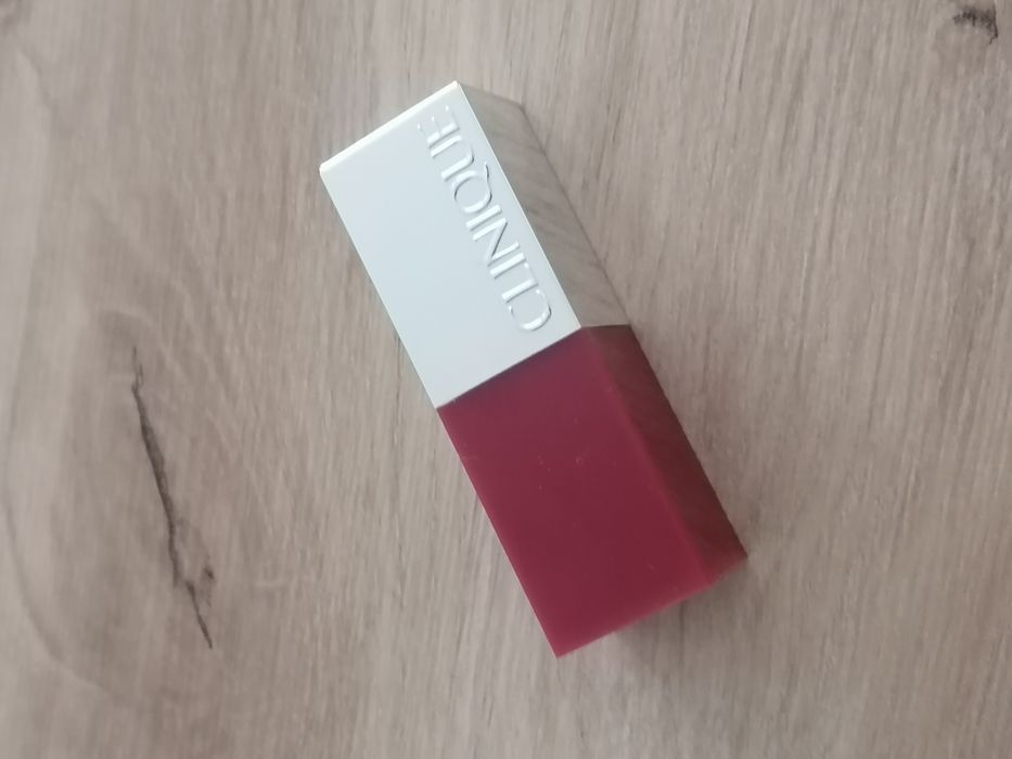 mini pomadka Clinique