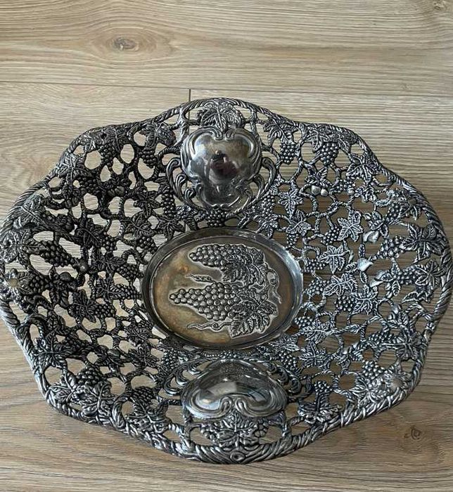 Patera Ażurowa Zdobiona Motywem Serc, Winogron i Wiśni