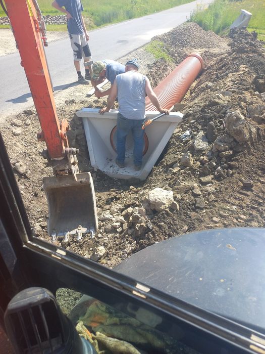 Uslugi koparką,przyłącza kanalizacji, wody,