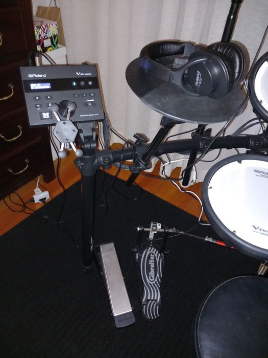 Bateria eletrónica Roland TD-07 DMK completa e com extras
