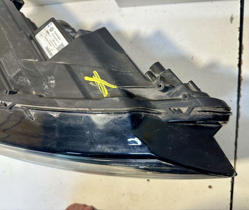 Правая фара Volkswagen Jetta mk7 Led USA 17A941036C