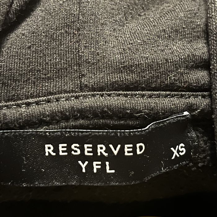 Czarna bluza w panterke