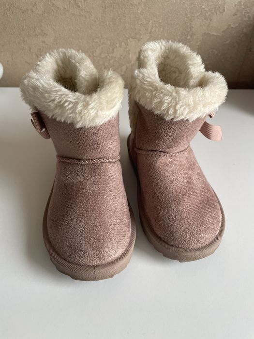 Зимові чоботи на дівчинку