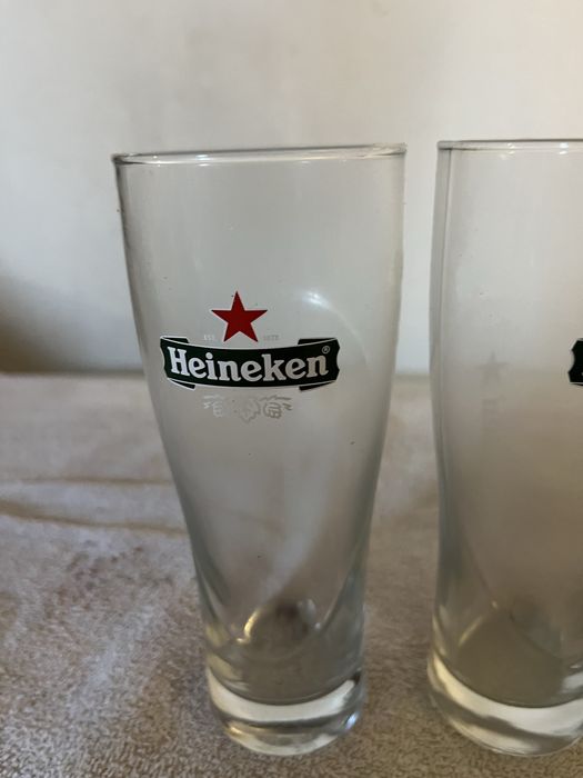 11 copos de cerveja heineken