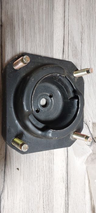 Опори переднього амортизатора Mazda