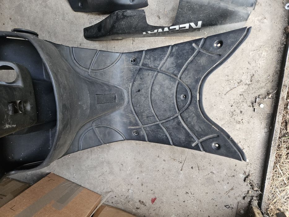 Plastiki Keeway Hurricane 50 podłoga, kokpit, pług, blotnik