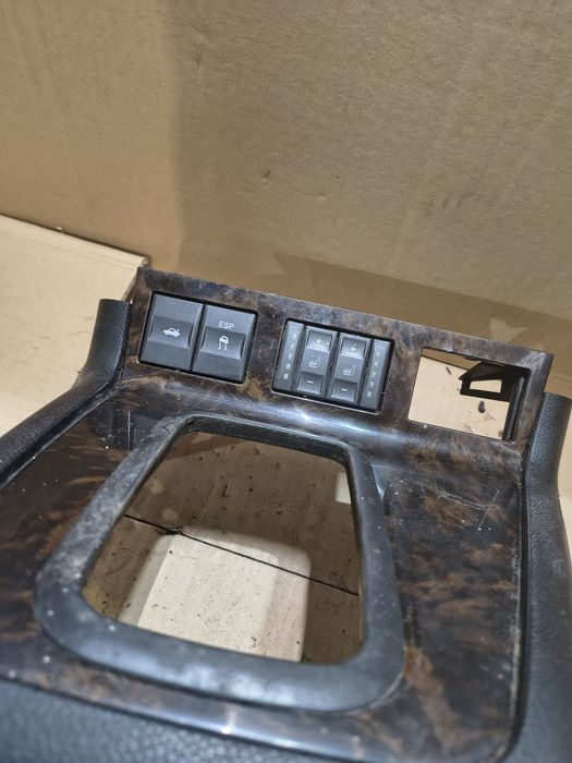 Osłona ramka lewarka Ford Mondeo MK3 przełącznik podgrzewania foteli