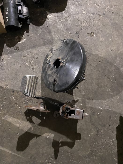 Вакум тормозний баняк нісан кашкай автомат вакумний підсилювач