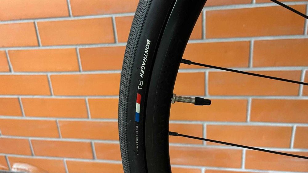 Bicicleta estrada TREK Domane AL3 (58'') + Acessórios  (APENAS 150km)