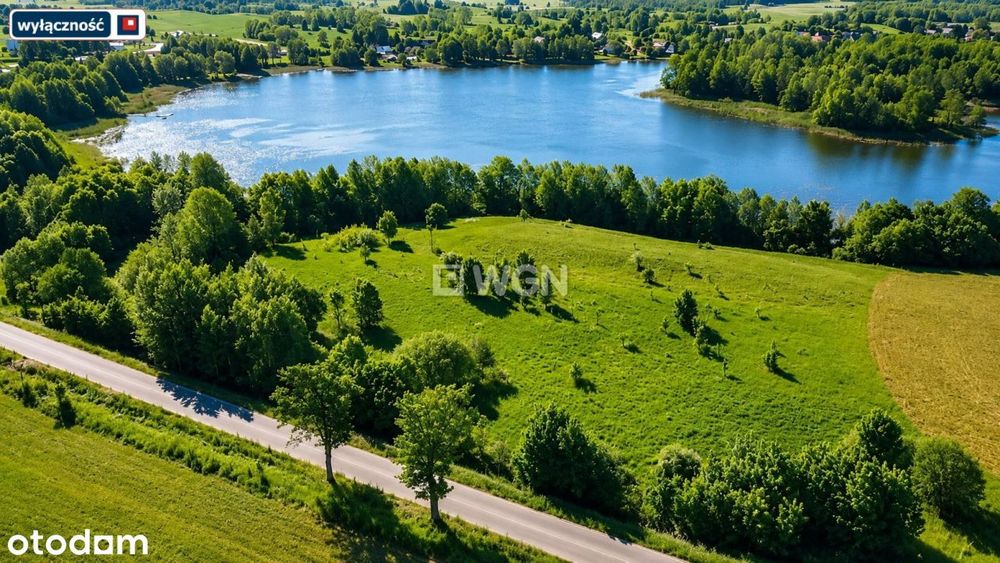 Działka z linią brzegową jeziora na Mazurach