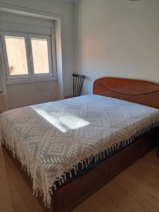 Colcha de Renda Feita à Mão, nunca usada