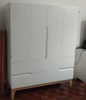 Armario para TV com portas