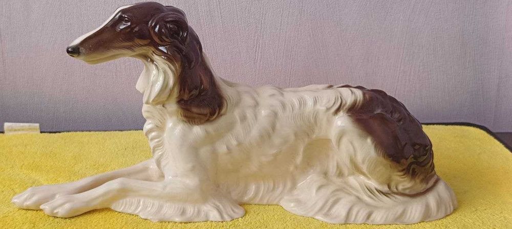 фарфоровая статуэтка борзой,  известной немецкой  Hertwig & Co.