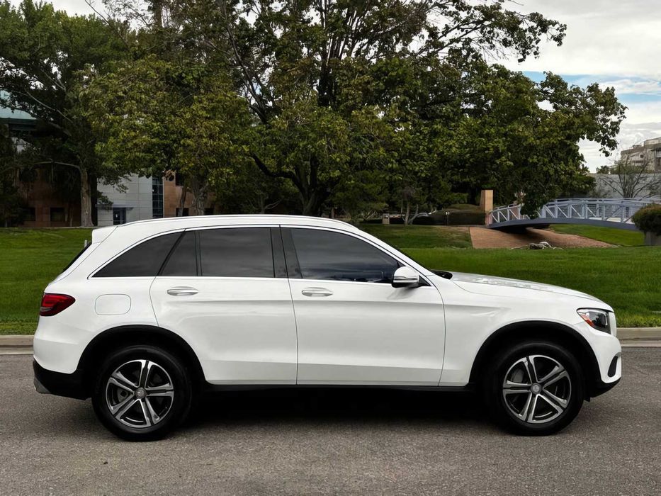 Mercedes-Benz GLC 300 4MATIC      2017