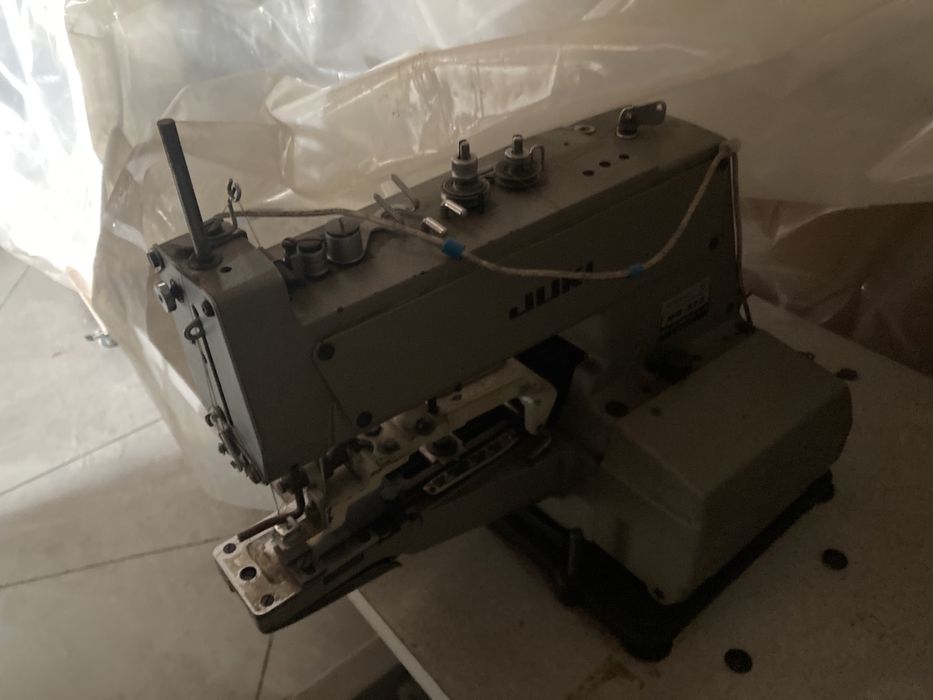 Maquina de pregar botoes juki