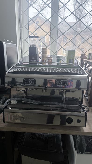 Професійна кавомашина la spaziale S2