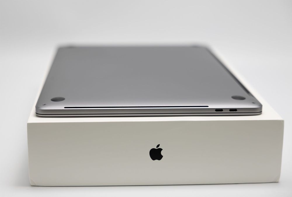 Computador Portátil Apple Macbook Pro 15" i7 3.1 Touch Bar 16GB 1TB