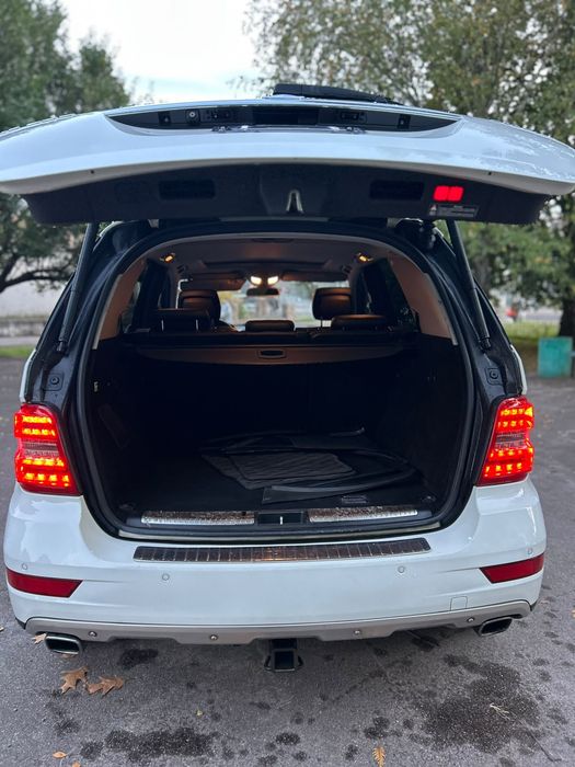 Mercedes- ML 2010рік 3.0D