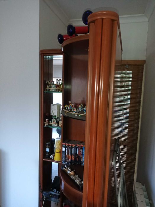 Móvel Bar de canto com balcão e luz