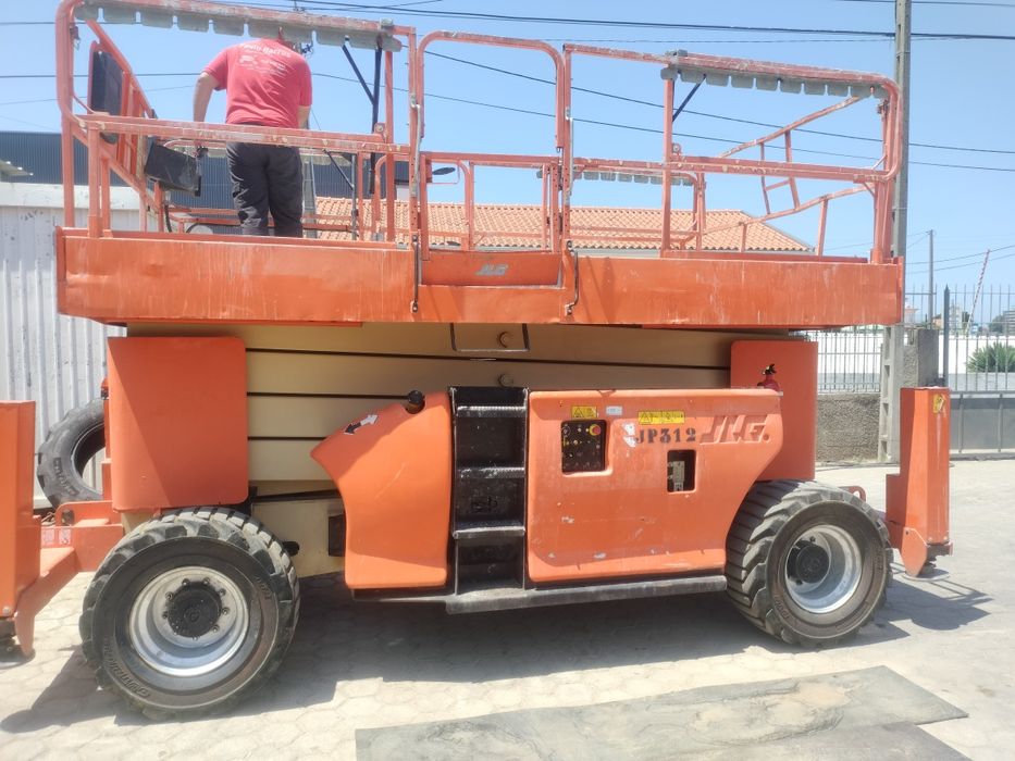 Plataforma elevatória tesoura 15MT