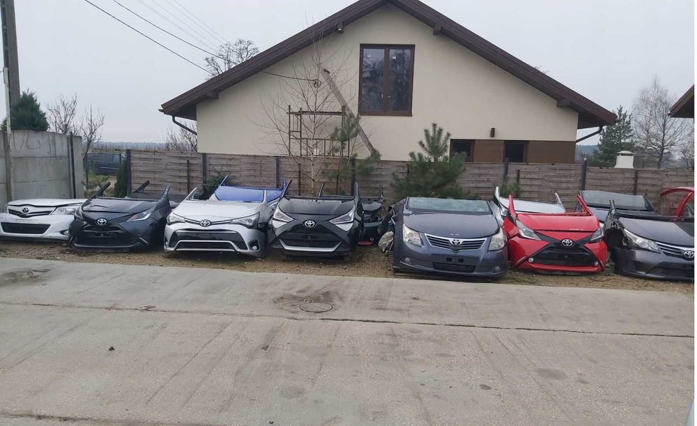 Toyota FJ Cruiser Бампер деталь разборка тойота запчастини