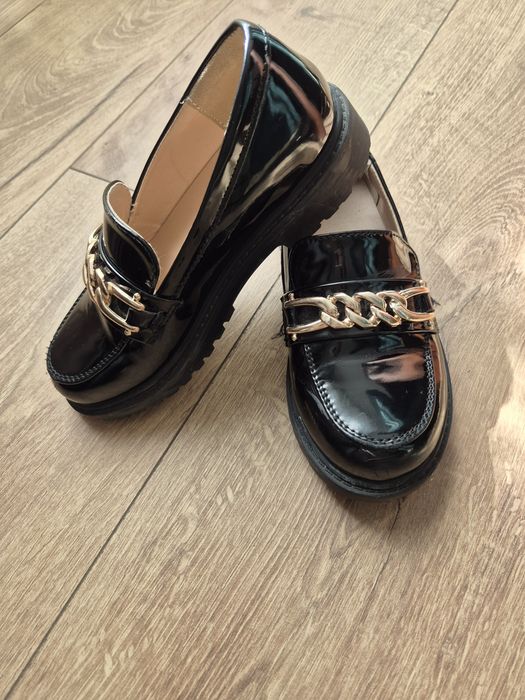 Buty lakierowane r.29