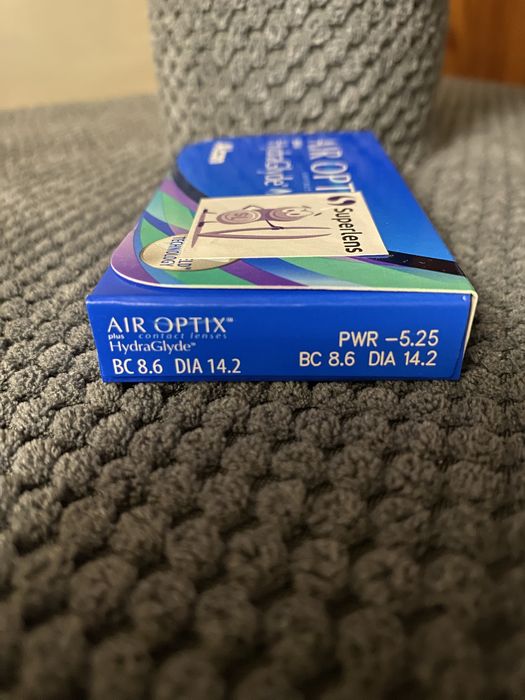 Контактні лінзи Air Optix plus HydraGlyde