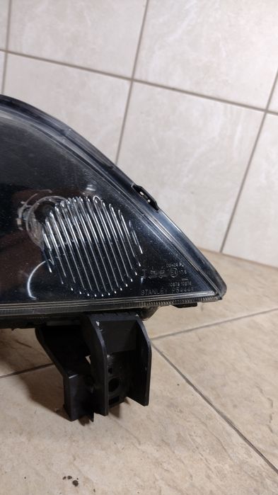 Mazda 2 II Lift DY lampa reflektor Europa prawy przód wysyłka