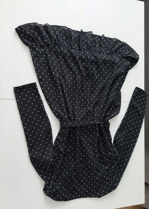 Czarna sukienka z długim rękawem w biale kropki Mohito r. 36/38