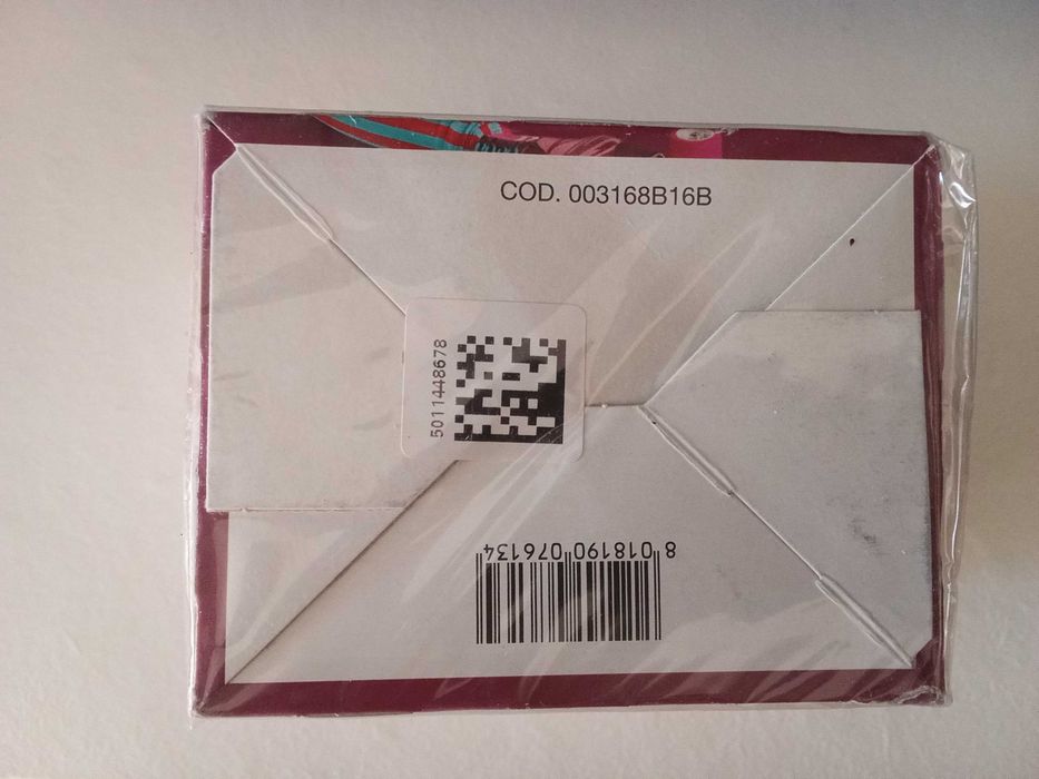 Caixa selada de cromos Panini "Soy Luna"