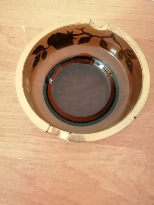 Продам попільницю