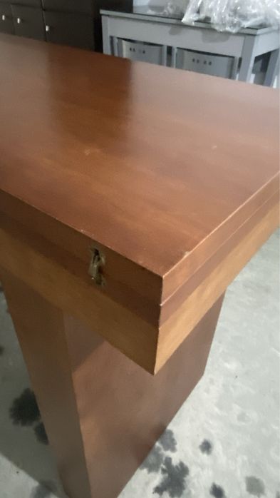 Mesa em Nogueira Natural - Extensivel