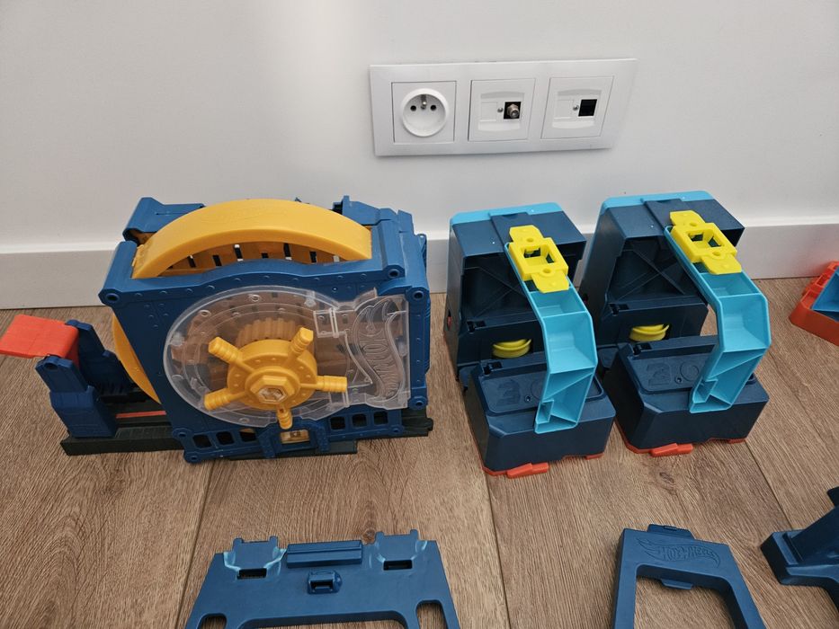 HOT WHEELS, track builder, 6-12 lat