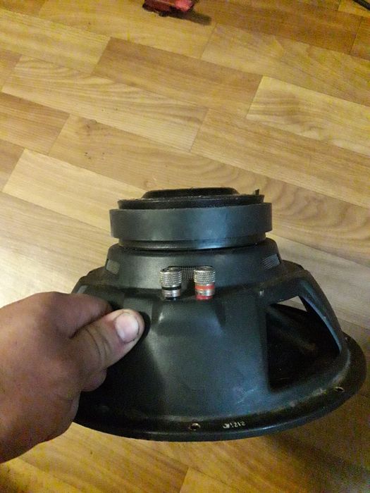 Продам динамик  сабуфера