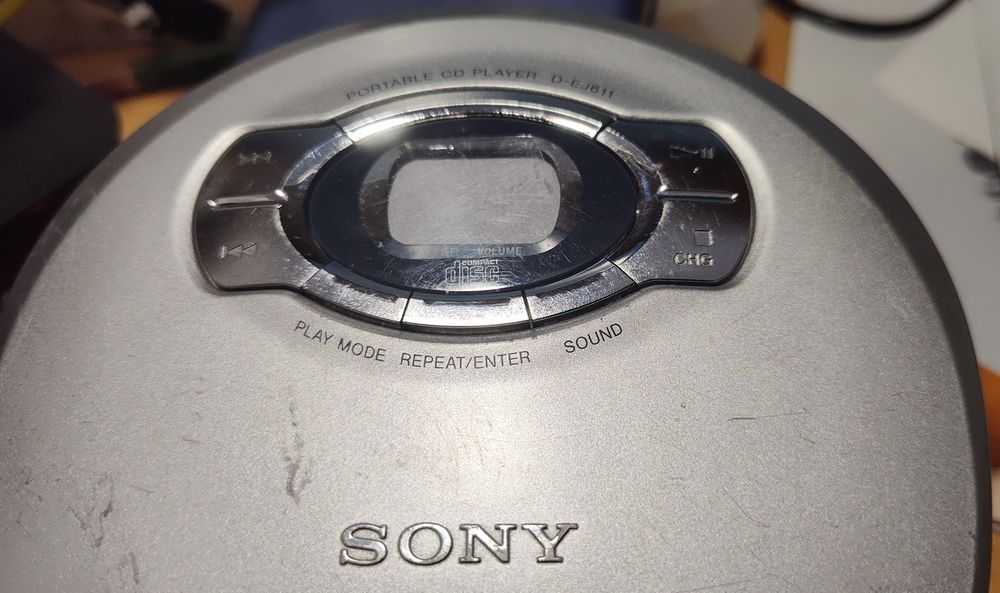 CD-програвач Sony D-EJ611 Walkman, G-Protection, сріблястий