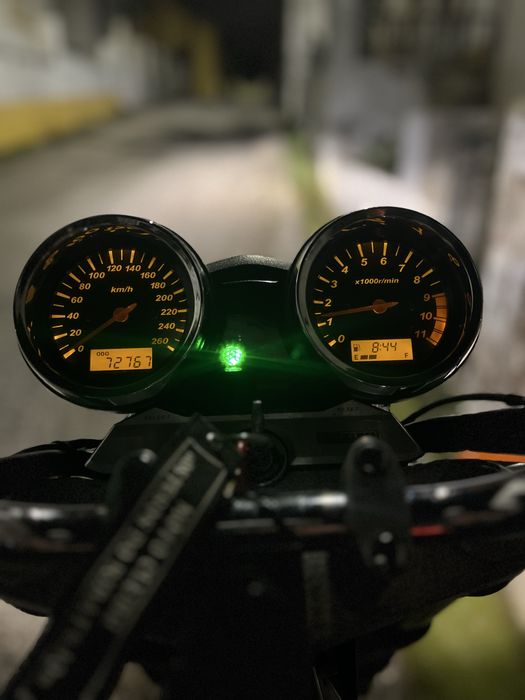 Suzuki   G S X    1400