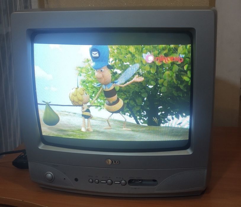 Телевізор LG CF - 14J50K