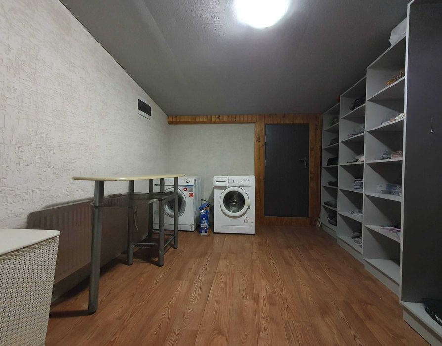 Здається 4-х кімнатний БУДИНОК в ЦЕНТРІ міста р-н вул. ГЕРОЇВ МАЙДАНУ.