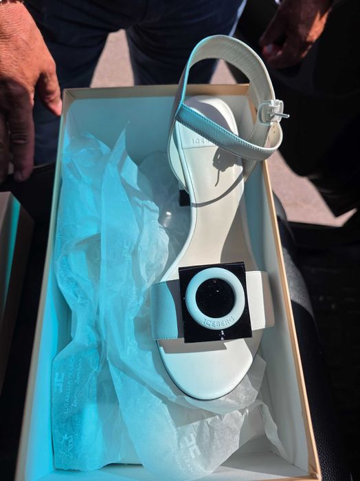 Продам босоножки  каблук 10-9 стелька 26 Iceberg Elisabetta Franchi