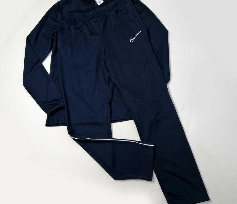 Мужской спортивный костюм Nike