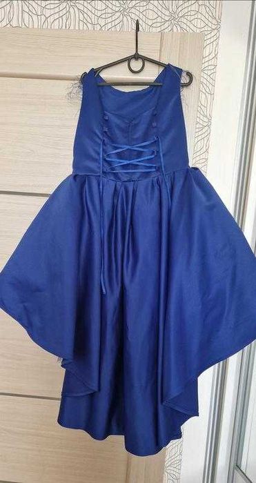 Продам святкову сукню для дівчинки