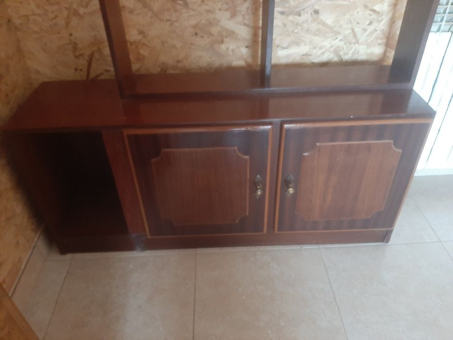 Aparador com arrumação