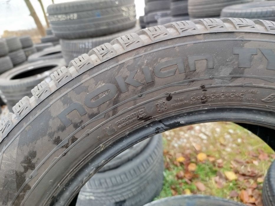 Opona używana 225/60R18 Nokian Snowproof 2 SUV 1szt.